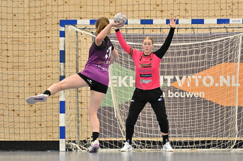 KariVanDerStaak